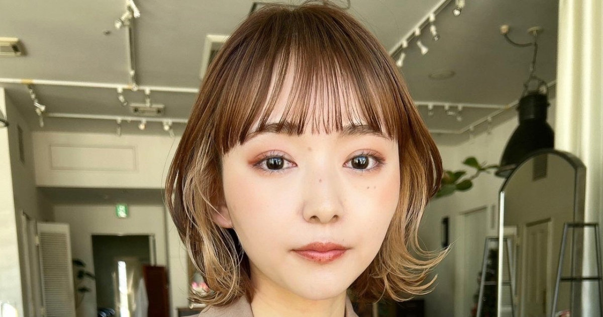 秋の最新カラー】ハイトーンのインナーカラーで洗練感も小顔見え