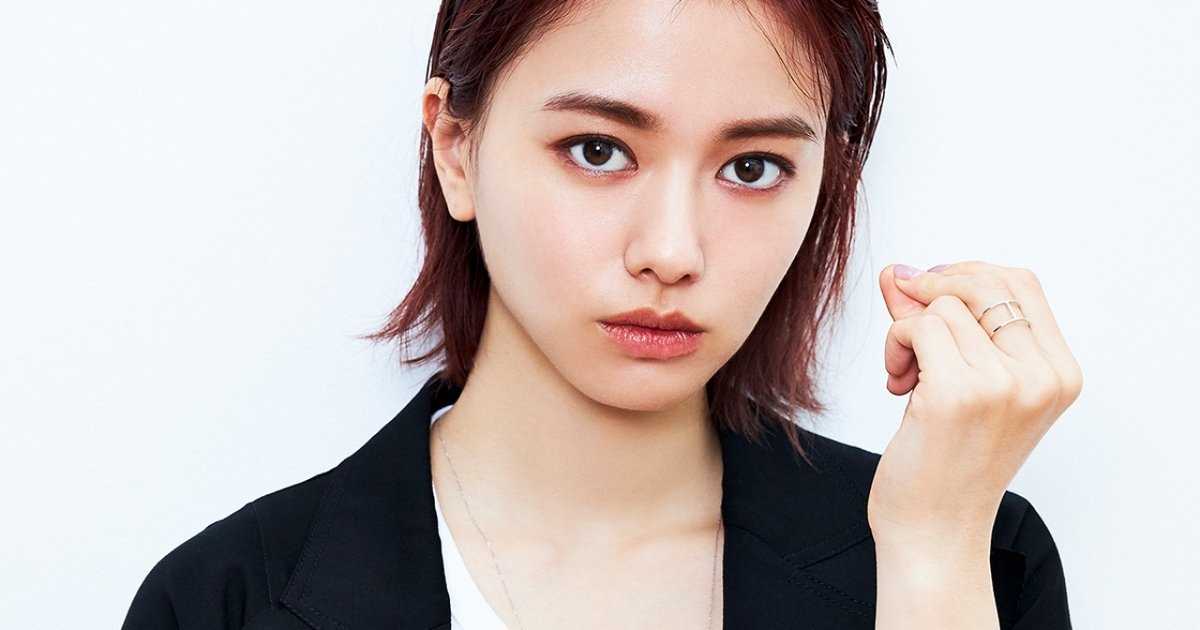 Amazon.co.jp: 山本舞香 特製プレーヤーズフェイスタオル タオル