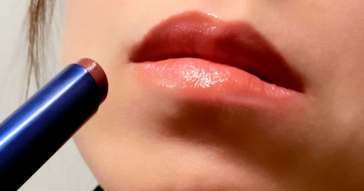 流行ボルドーリップ プチプラから始めてみては マキアオンライン Maquia Online