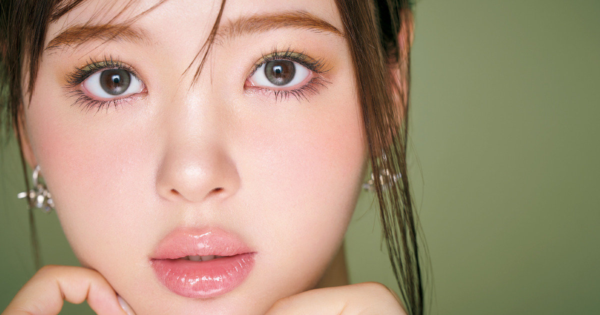 藤田ニコルさん】2025年秋新色コスメはアイメイクから取り入れる！“艶