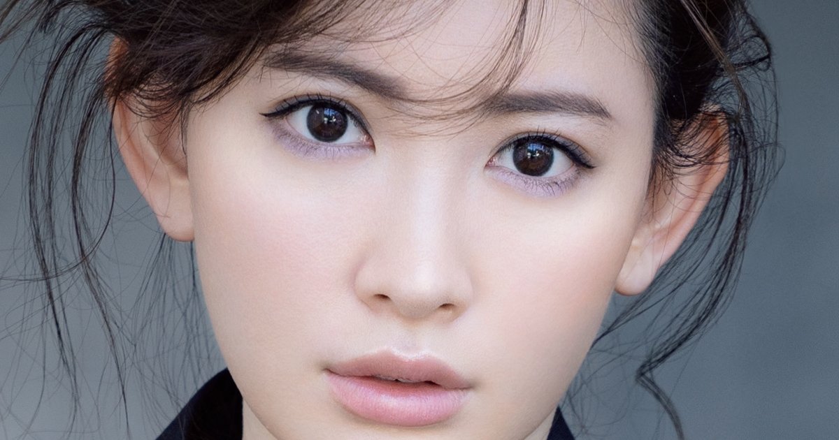 9月号表紙は小嶋陽菜さん！ 「カッコいい」こじはるメイクの秘訣
