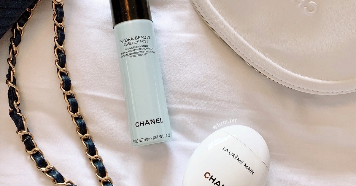 シャネル愛用者 がリピートする保湿ケア アイテム ラ クレーム マン イドゥラ ビューティ エッセンス ミスト マキアオンライン Maquia Online