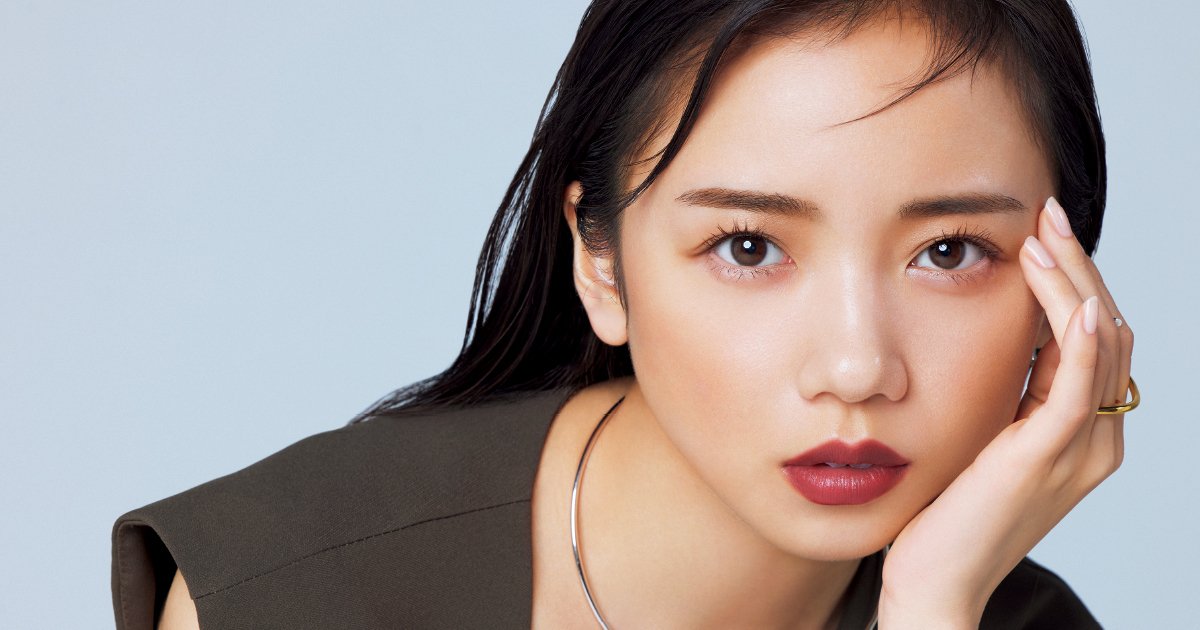 秋の本命カラー、赤リップを塗り比べ。ぴったりの1本が探せるカラー