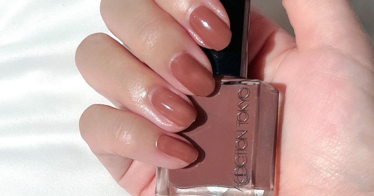 肌色を選ばず指先をキレイに見せる♡まろやかな秋色ブラウンネイル