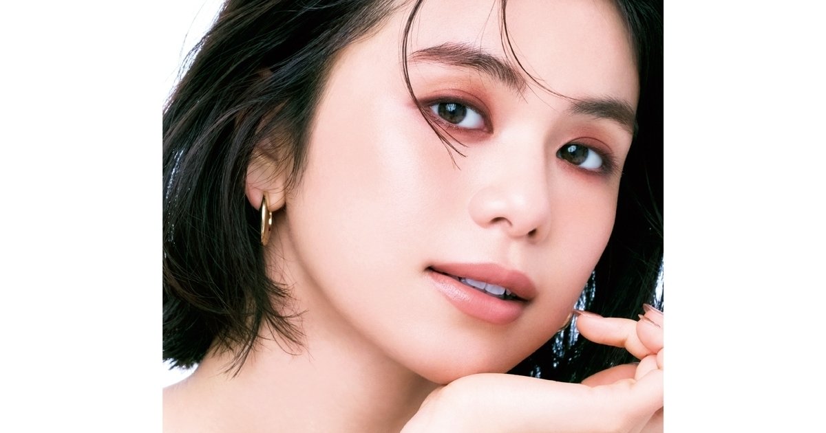 アイ×リップの新法則。 レディな“深み赤茶EYE”にベストマッチなリップ