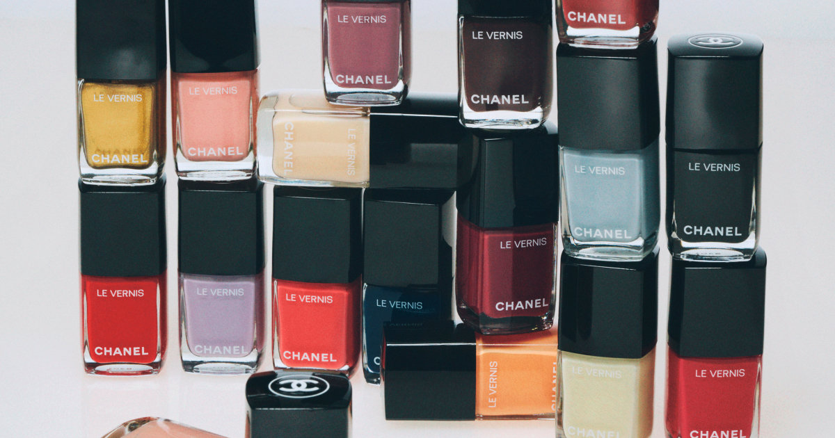 シャネルのネイル「ヴェルニ」全色スウォッチ公開！ 人気色TOP3や最新