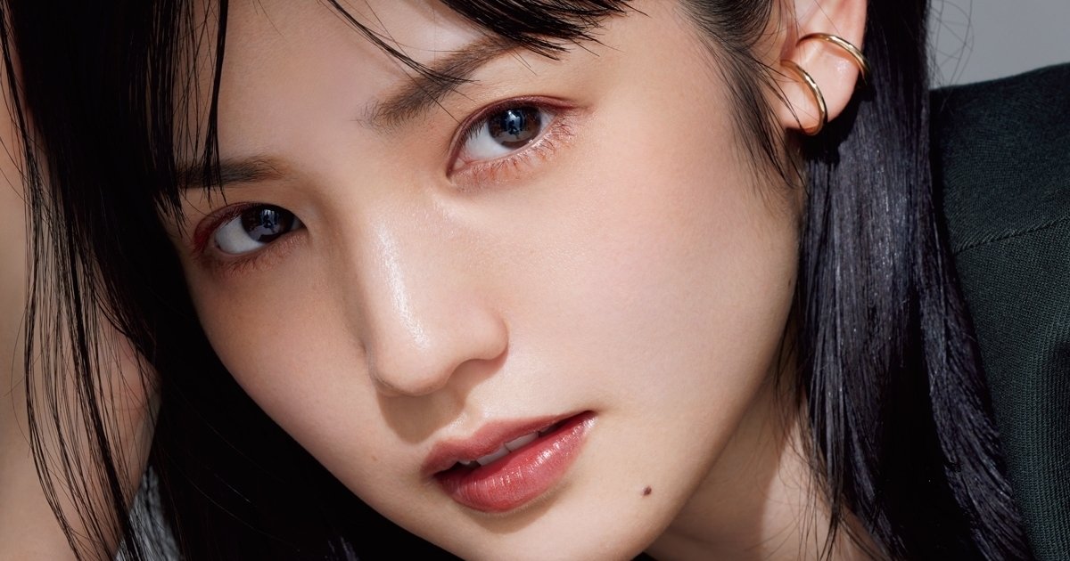 道重さゆみさんが河北メイクで変身! カラーまつ毛で甘さと色気のある表情に【2021下半期ベストコスメ】 | マキアオンライン(MAQUIA ONLINE)