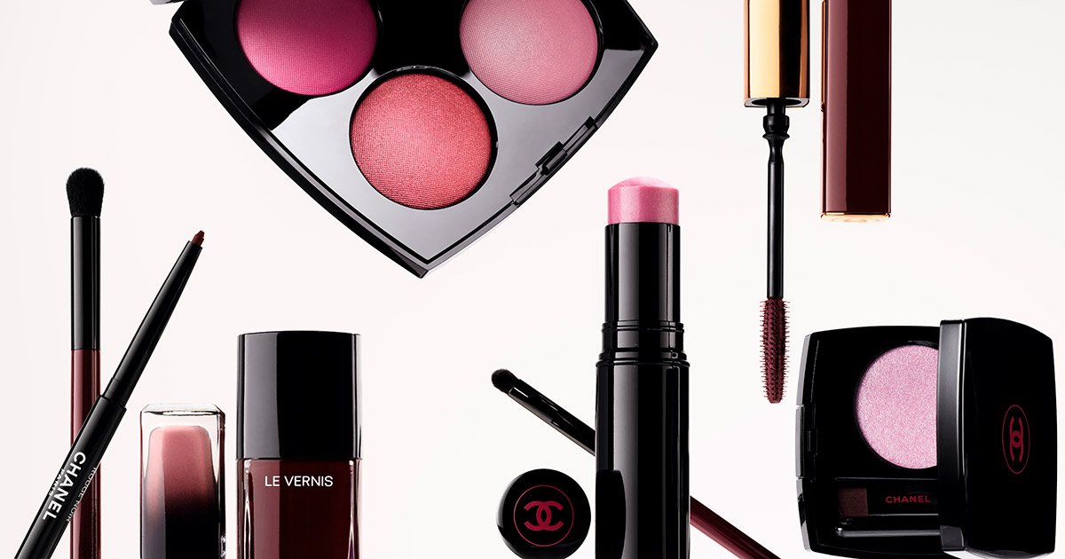 シャネルの伝説のシェード「ルージュ ヌワール」に着想した新