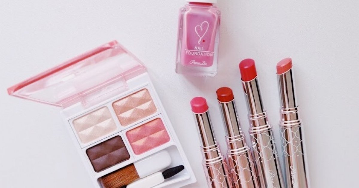 チーク+3色アイシャドウのパレットが￥1000で!? コンビニで買える