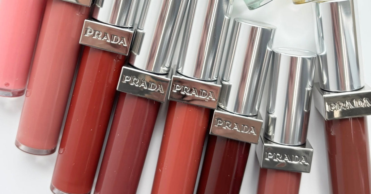プラダ ビューティ】ブランド初となる新作リップグロス全10色を