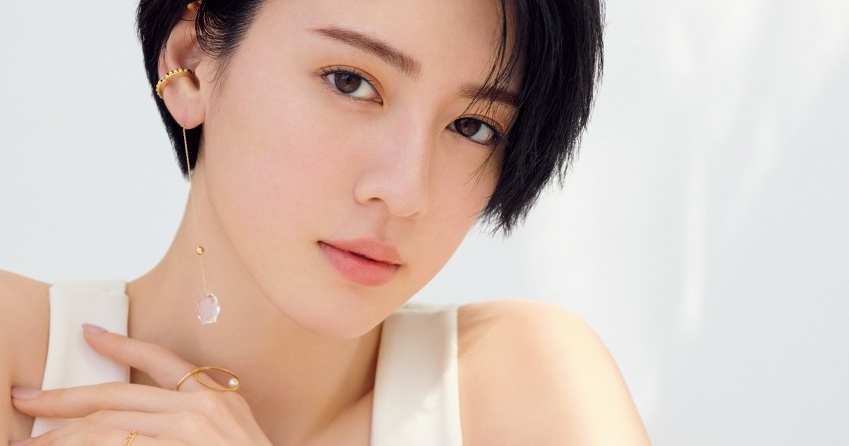 ヌード”なメイクが夏気分！ 三吉彩花×paku☆chanで作るプチプラ