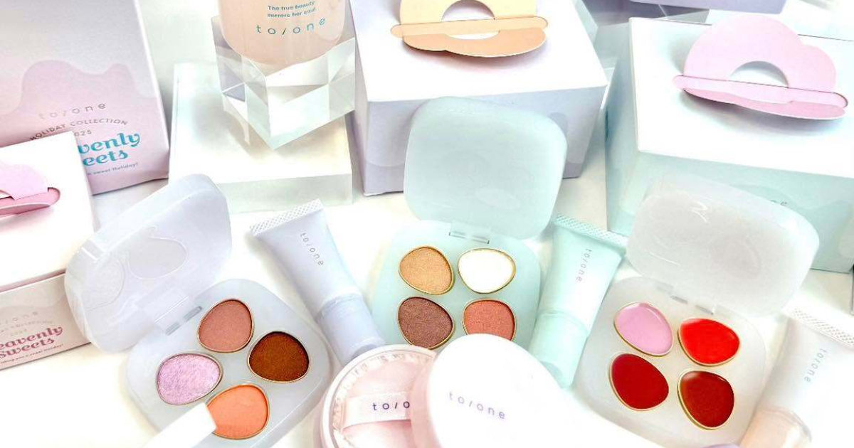 to/one（トーン）のホリデーをスウォッチ！ スイーツが並ぶ