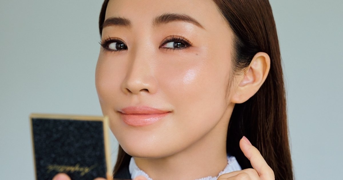新品未使用　神崎恵BEAUTY MAKEUP POUCHハミングリップス 神崎 恵さんによるリップ選び。“いい女♡”な気分の日はツヤ