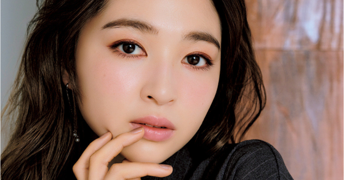 この秋“買い”のインウイ・進化系赤シャドウ。メイクのコツをpaku☆chan