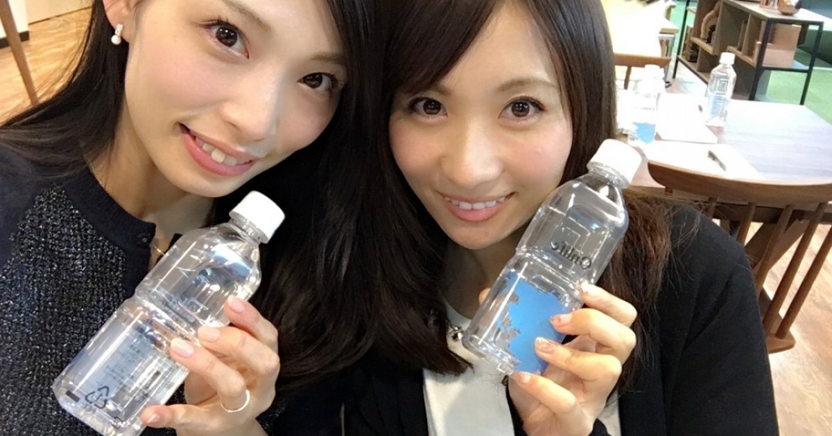 Re;Bornの美顔器と美容液のセットです。 Re;Bornの美顔器と美容液のセットです。