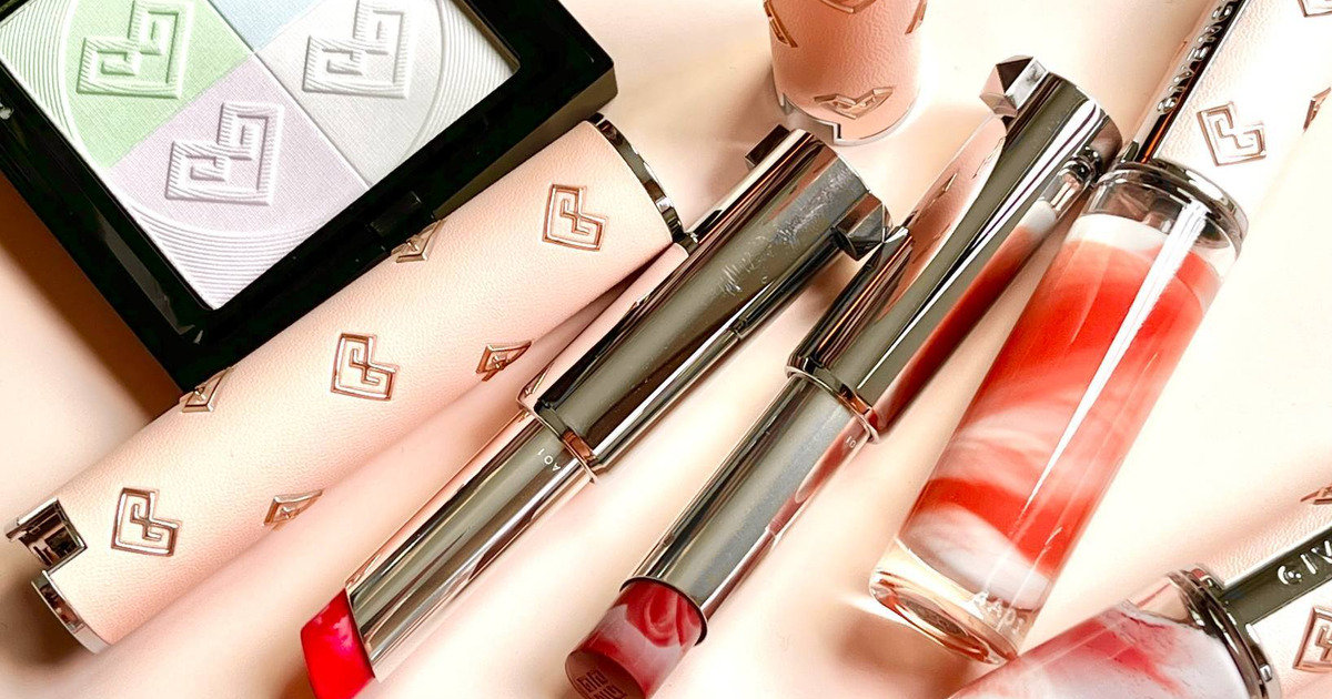 ジバンシイの秋新色を全色スウォッチ！ フェイスパウダーやリップが