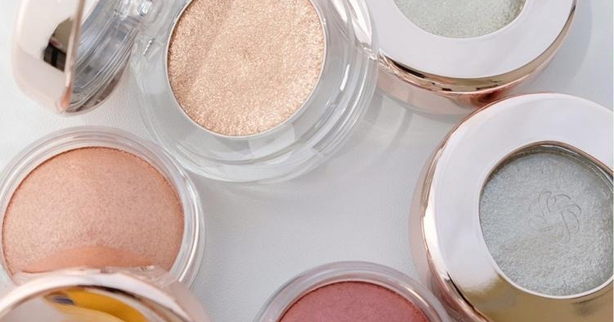 コスメデコル コスメデコルテの宝石のように輝く新アイカラーをスウォッチ！ アイ