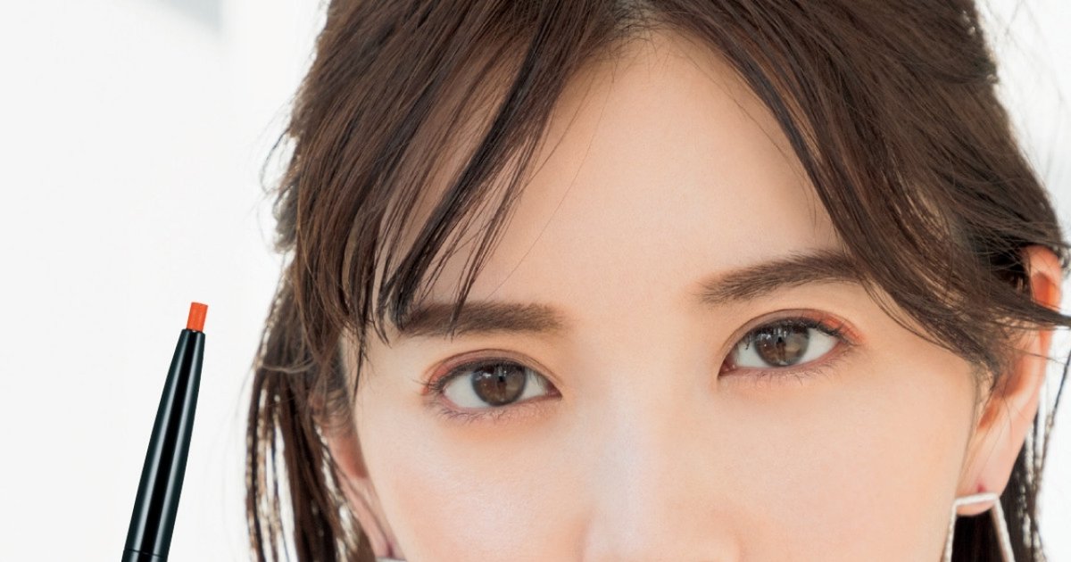旬のオレンジはこう使う！ アイライナーを目尻に効かせてレディな
