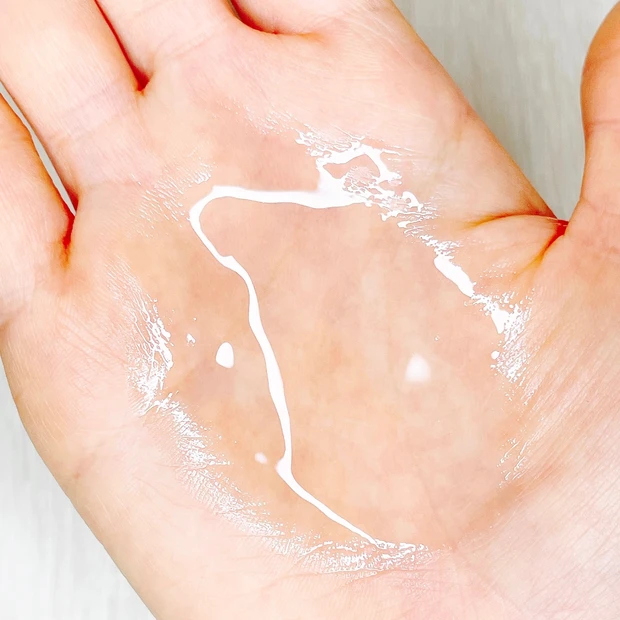 プッシュタイプで使いやすい、しっとりまとまるヘアオイル