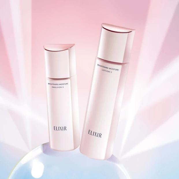 透明感とハリに満ちた肌に出合えるエリクシール「光ブースト化粧水」誕生！