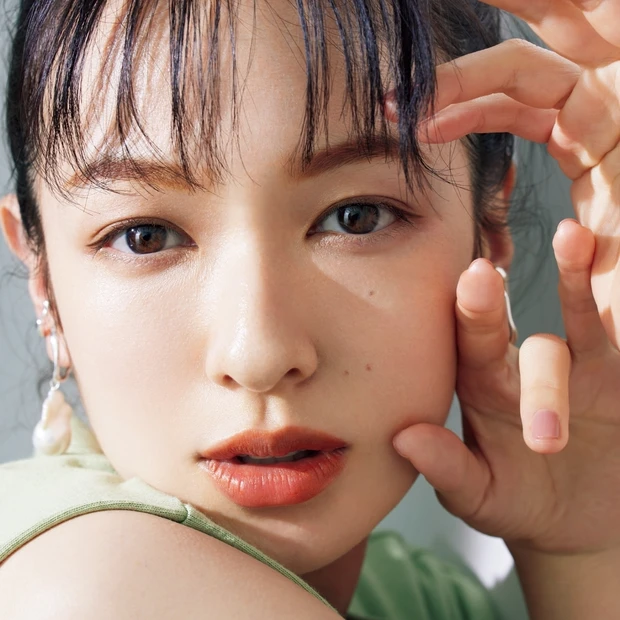 河北メイクをプチプラアイテムで! 透明感オーラを宿すグレーメイクにTRY