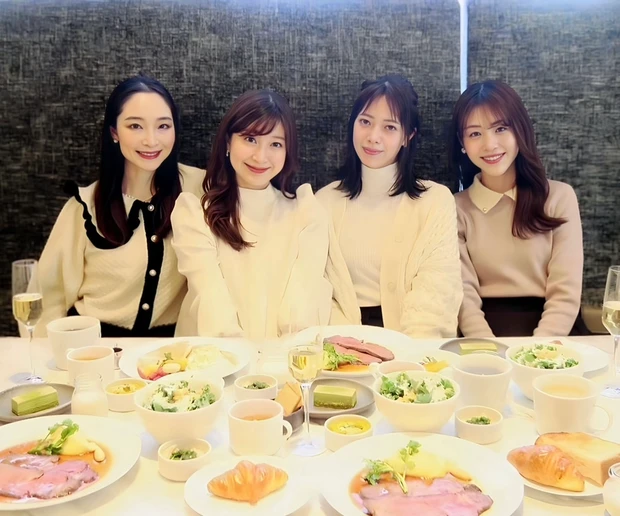 【自己紹介】6年目になりました♪30代フェミニンメイクと美容医療が好き！イエベ春のカオと申します✨_4