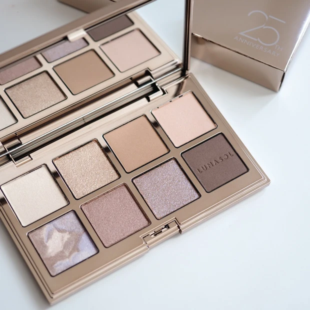 LUNASOL ルナソル アイカラーレーション スペシャルエディション EX03 Beige Prism