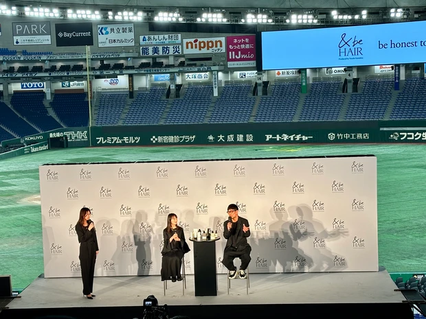 場所はなんと東京ドーム「＆be HAIR 」(アンドビー ヘア）発表会　村木里帆さんが2024SSヘアトレンドをご紹介_2_1