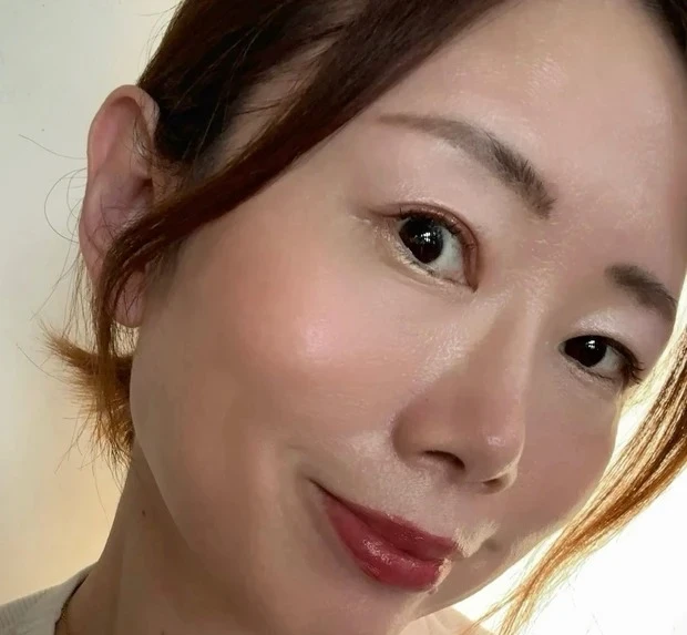 HERA センシュアルフィッティンググロウティント 20 メイク