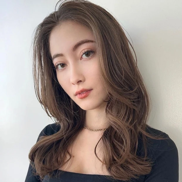 ロング 髪型 ヘア ヘアスタイル レイヤー 大人 前髪なし