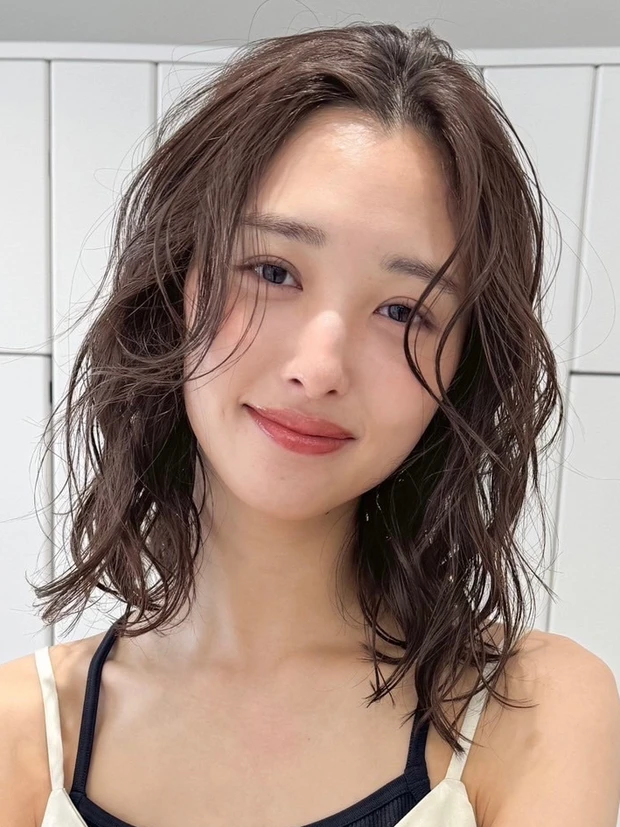 ヘアカタログ ロブ ロブヘア 前髪なし 正面 前髪パーマ