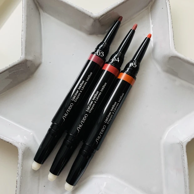 初夏に映える、ミラーのようなつやとシアーな発色の『SHISEIDO』のリップグロス。心弾む季節、ハッピーカラーを唇に #マンデーカラースウォッチ_2