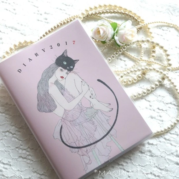 猫が可愛過ぎる♪超ハイクオリティ手帳が付録!MAQUIA12月号 2017年の手帳は決まり!