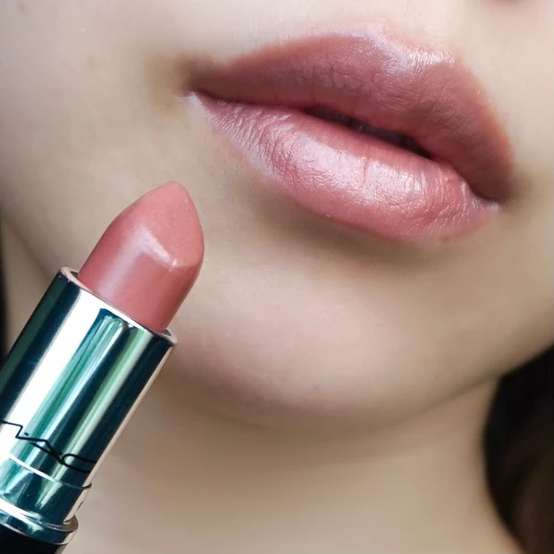 MAC マック ヌードカラー ヌードリップ  ラスターガラス リップスティック 562 ウェル ウェル ウェル！