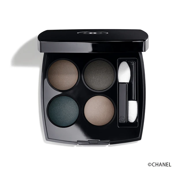 シャネル(CHANEL) レ キャトル オンブル 324 ブラーリー ブルー