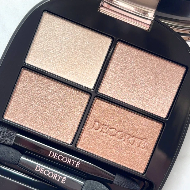 コスメデコルテ　アイシャドウ　イエベ