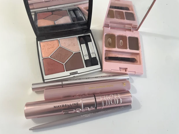 【マキア表紙メイク】MAQUIA8月号の表紙は戸田恵梨香さん💓大人の女性✖️色気を感じるヌーディピンクメイク💖系統の違う顔をメイクで変える！【メイク・ヘア・こだわり解説！】_7