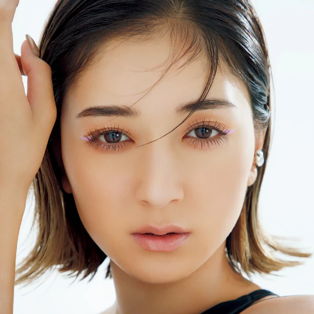 白みラベンダーで簡単にシャレ見え。Y2K感を盛る、NAYA流・盛れる夏メ…