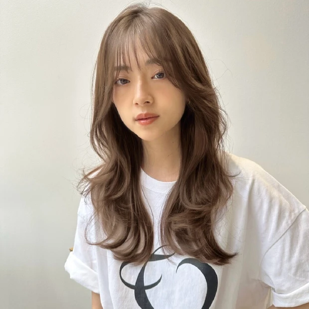 【大人のワンホンヘア】ボリュームシルエットで美人顔♡くびれロングレイヤースタイル