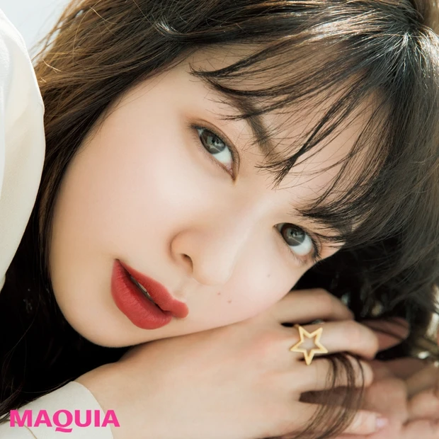 犬木愛×森絵梨佳！ 史上最高の透明美肌は下地の重ね技と”派手色リップ”で…