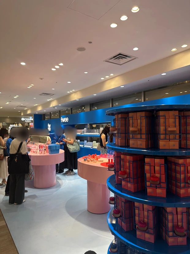 【フィーアジト名古屋】fwee フィー 名古屋