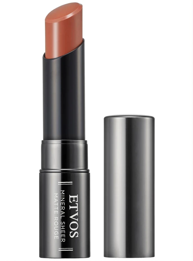 【新春コスメ】エトヴォス ミネラルシアーマットルージュ メープルシナモン