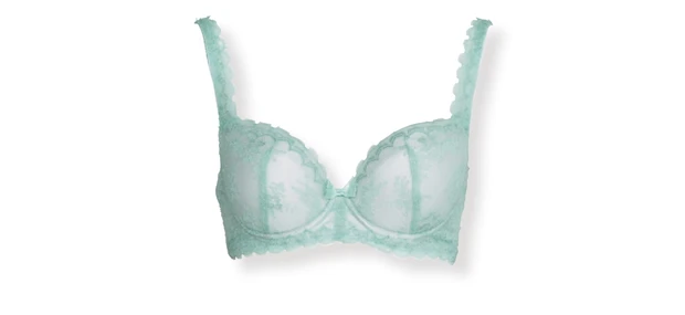 ブラジャー ¥12100／リアンジェ神宮前店（チェスニービューティー）