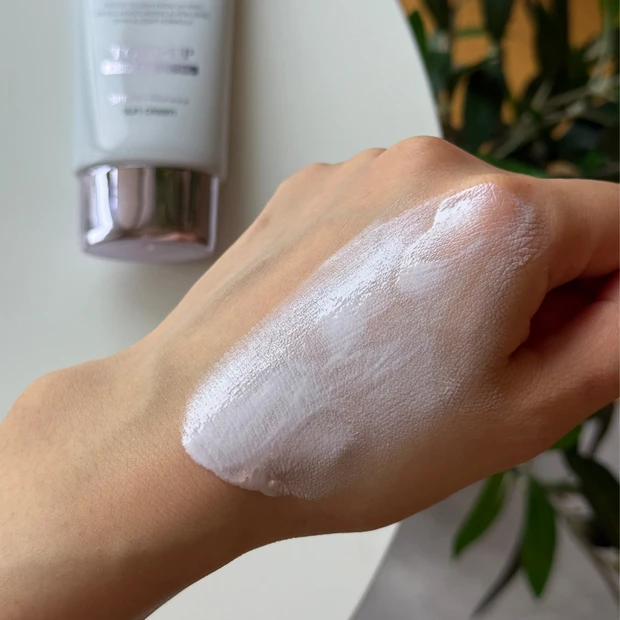 ダルバ  d'Alba ウォーターフルトーンアップサンクリーム パープル スウォッチ