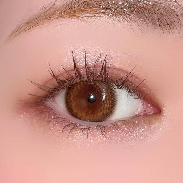 セザンヌ　アイシャドウ　ベージュトーンアイシャドウ 05 ライラックベージュ DOMEさん　アイメイク　ブルベ