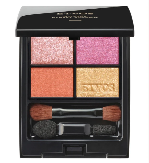 【新春コスメ】エトヴォス ミネラルクラッシィシャドー イノセントブルーム