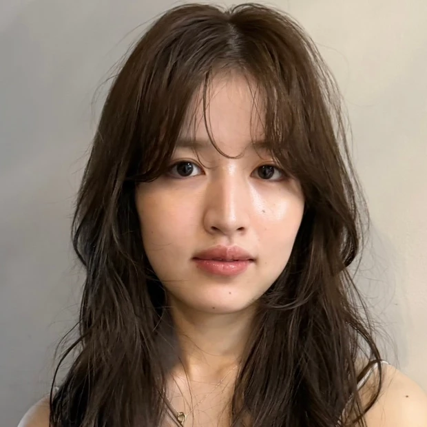 【大人のロングヘア】簡単スタイリングで決まる！ 大きめカールが可愛い、ゆるウェーブロング