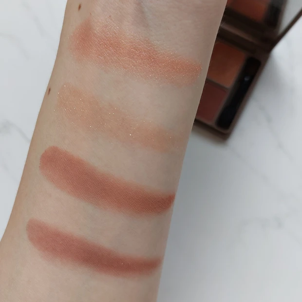 インザミラーアイパレット イノセントピーチ スウォッチ