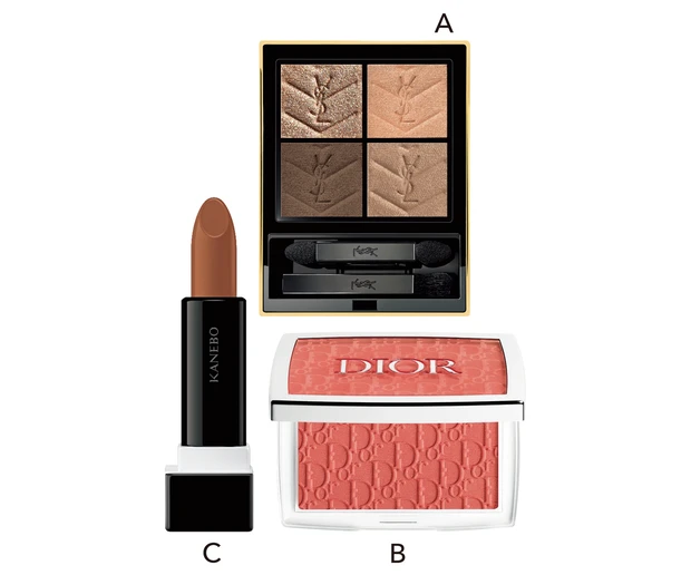 A クチュール ミニ クラッチ 100 ¥9900／イヴ・サンローラン・ボーテ　B ロージー グロウ 012 ¥5940／パルファン・クリスチャン・ディオール　C カネボウ N-ルージュ 117 ¥4400／カネボウインターナショナルDiv.