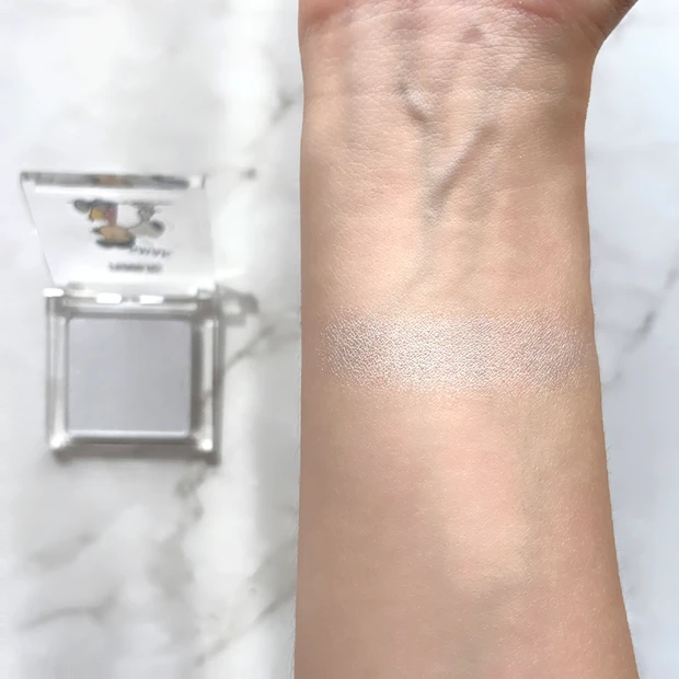 「うるみハイライター」の限定色「ベビーサイダー」。